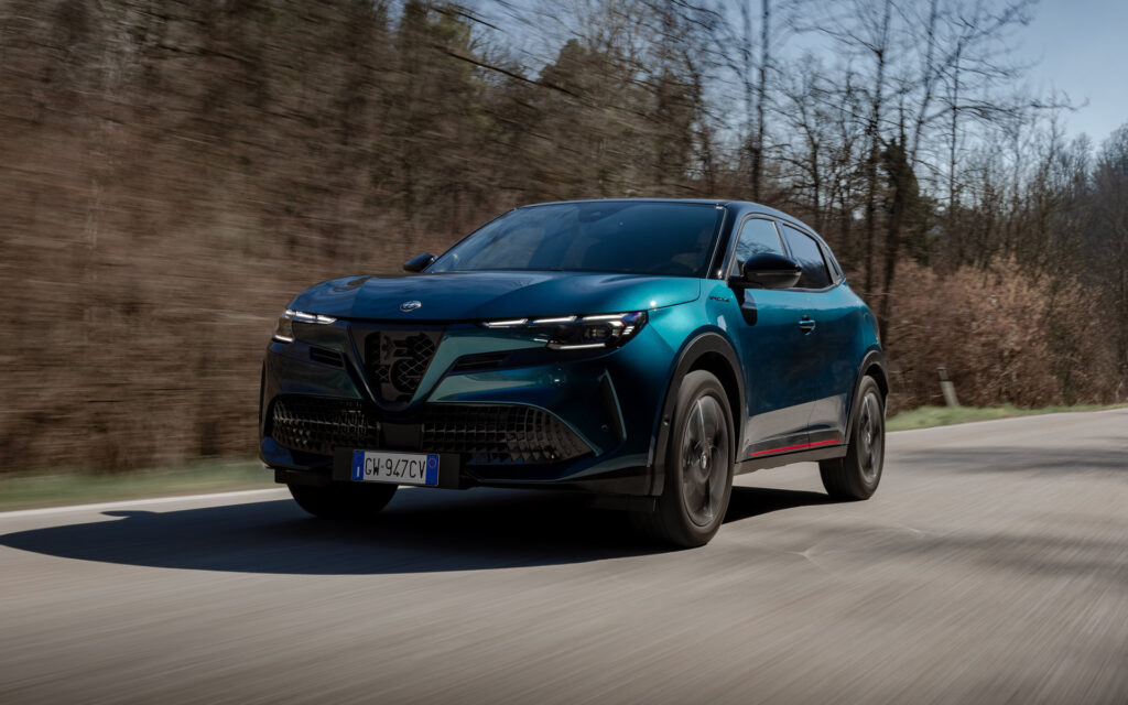 Η ξεχωριστή και fun to drive Alfa Romeo Junior διαθέτει πολυδιάστατη γκάμα και συνοδεύεται από εγγύηση οκτώ ετών