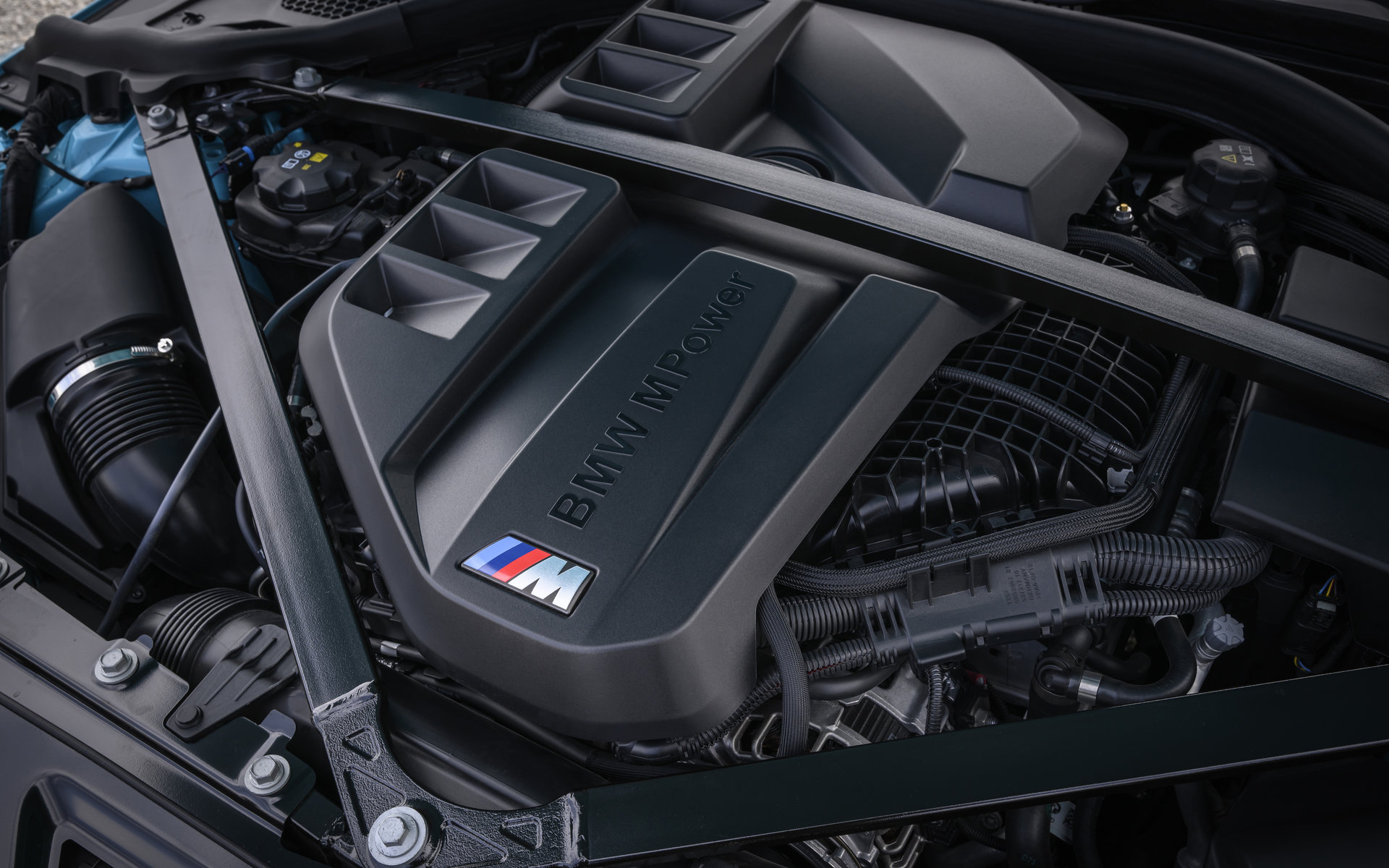 BMW-M2-xDrive-2026-10