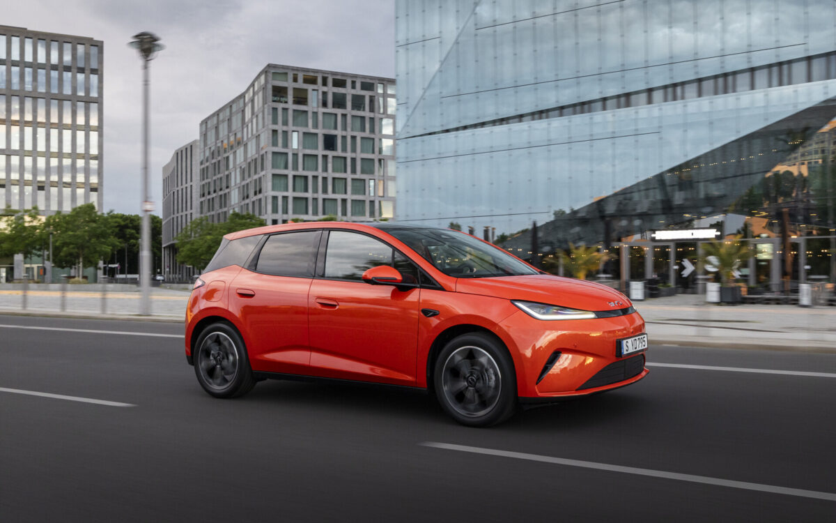 Αποστολή στη Γερμανία για το BYD Dolphin G DM-i: Πότε θα έρθει στην Ελλάδα το PHEV supermini (+video)