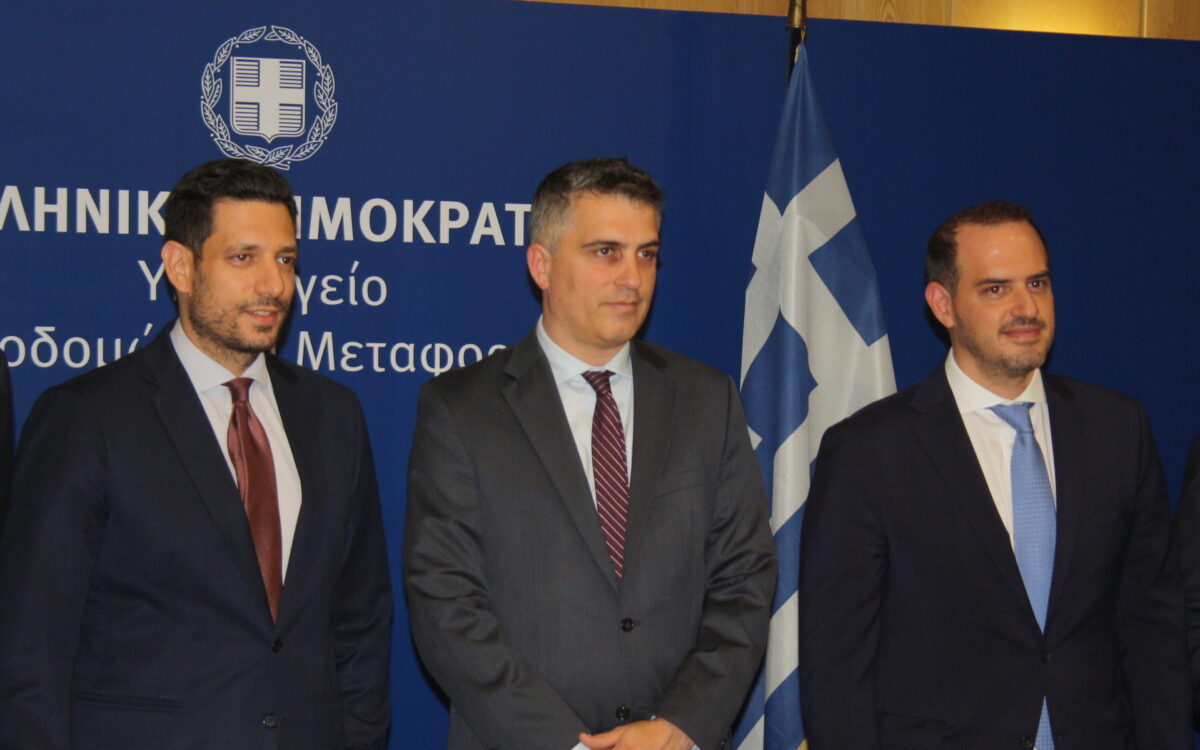 Κυρανάκης κατά την τελετή παράδοσης – παραλαβής: «Αυτή ήταν η πιο δύσκολη στιγμή μου στο Υπουργείο Μεταφορών»