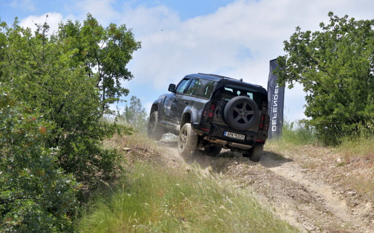JLR_Defender-Off-Road-Experience-Iaveris-Park-2026-05 (2)