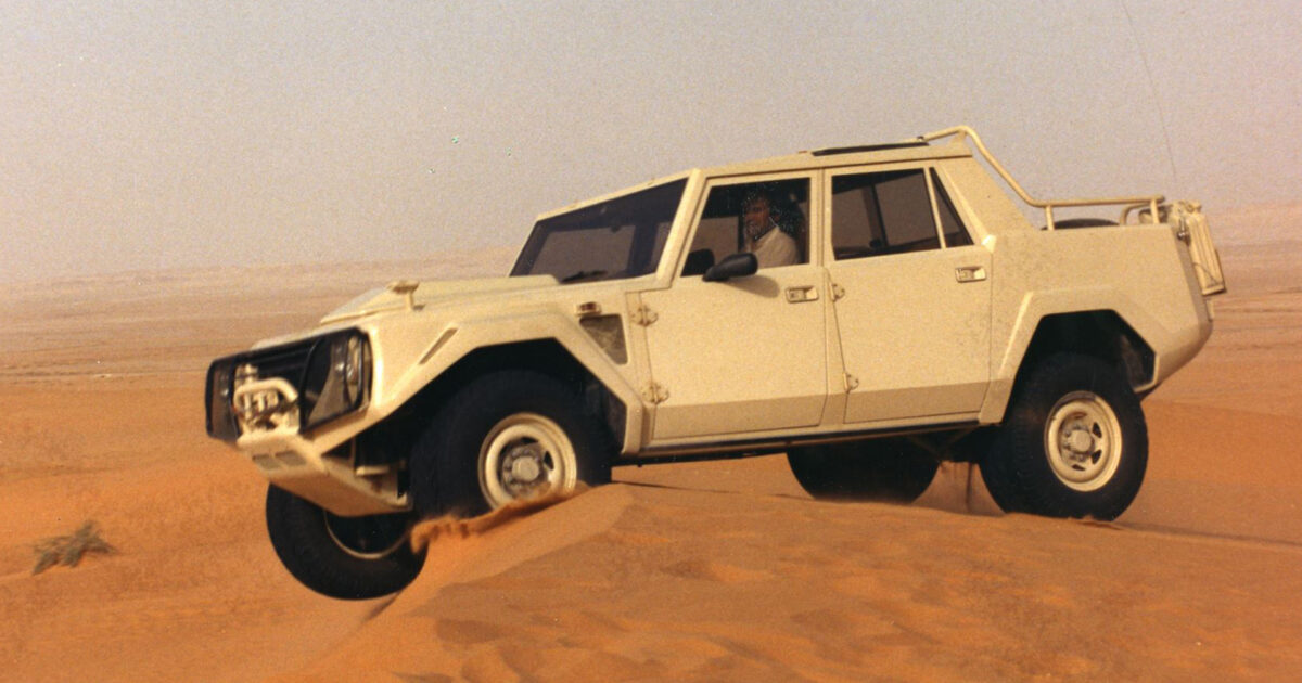 Lamborghini LM002: 40 χρόνια από το SUV που προηγήθηκε της εποχής του
