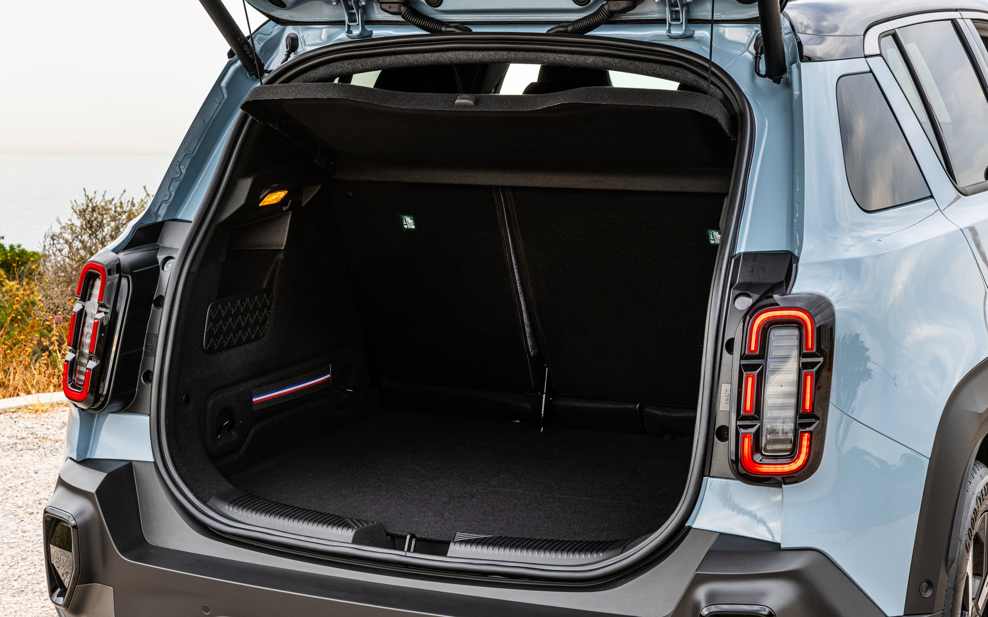 Renault-4-E-Tech-electric-16
