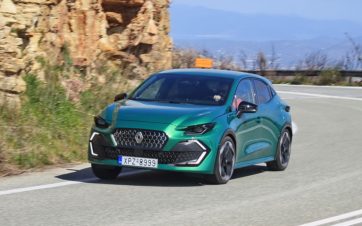Renault-Clio-1.8-E-TECH-Hybrid-2026-test (10)