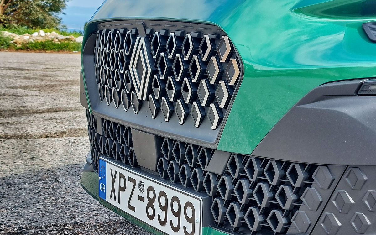 Renault-Clio-1.8-E-TECH-Hybrid-2026-test (23)