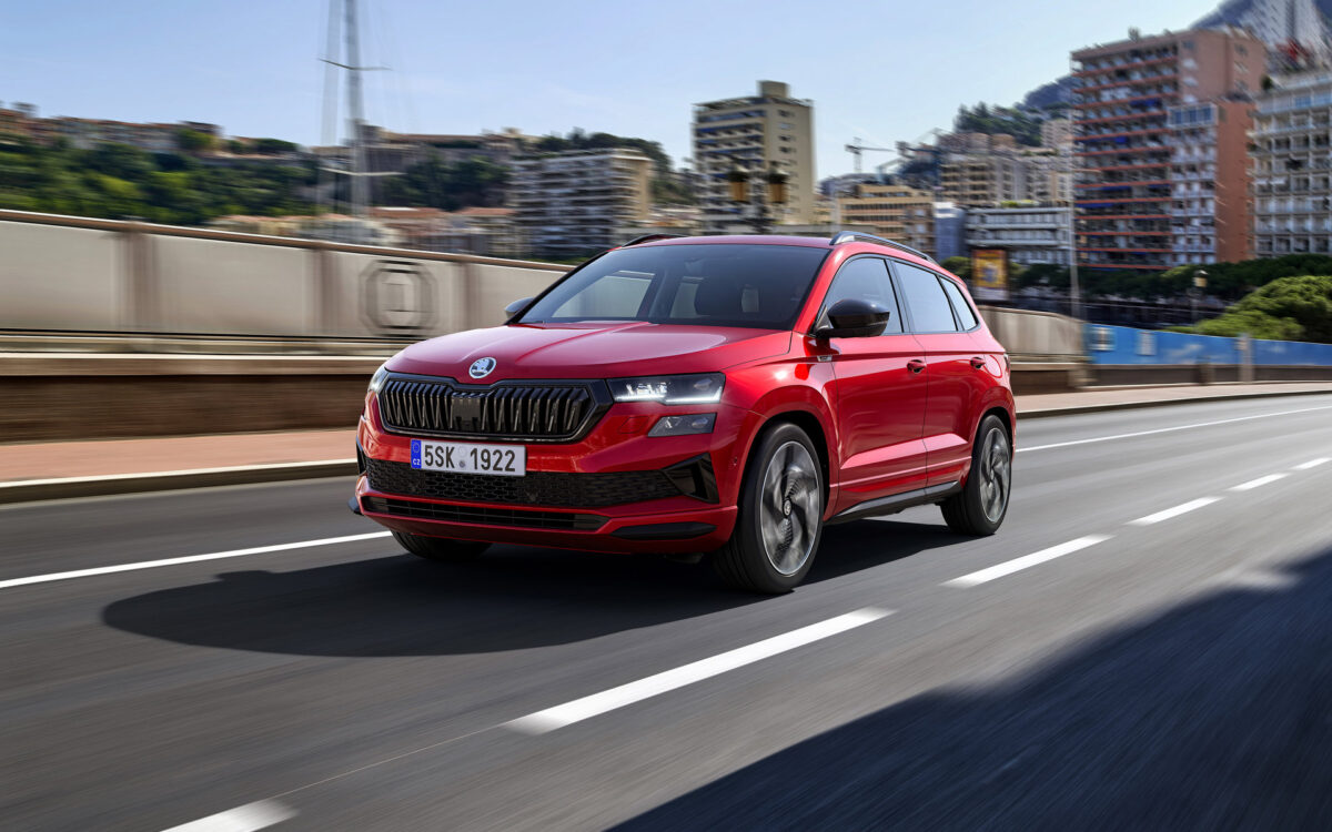 Skoda: Το νέο Karoq θα εφοδιάζεται με εξηλεκτρισμένους θερμικούς κινητήρες βενζίνης