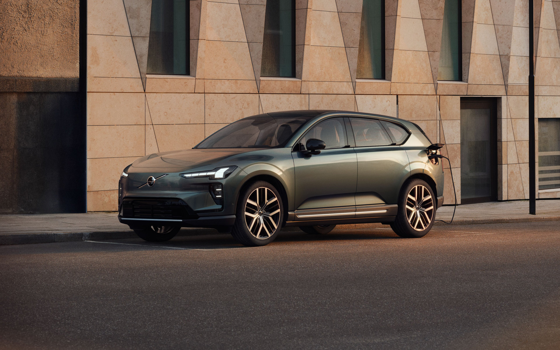 Volvo-EX60-4