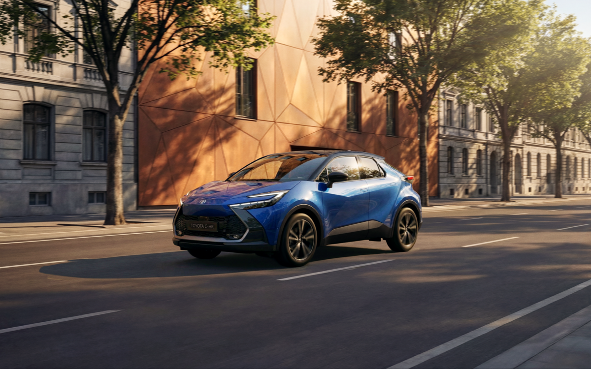 Το Toyota C-HR έγινε 10 ετών και παραμένει πιο επίκαιρο από ποτέ