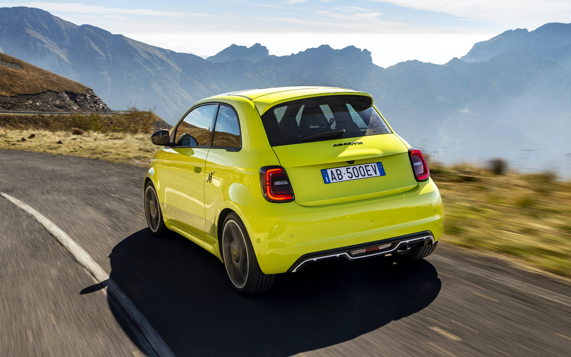 Abarth-500e-3