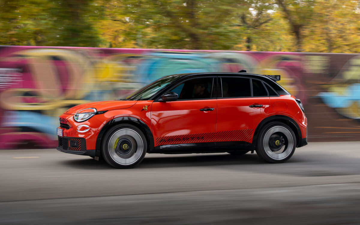 Αυτές είναι οι τιμές των νέων ηλεκτρικών Abarth 500e και 600e