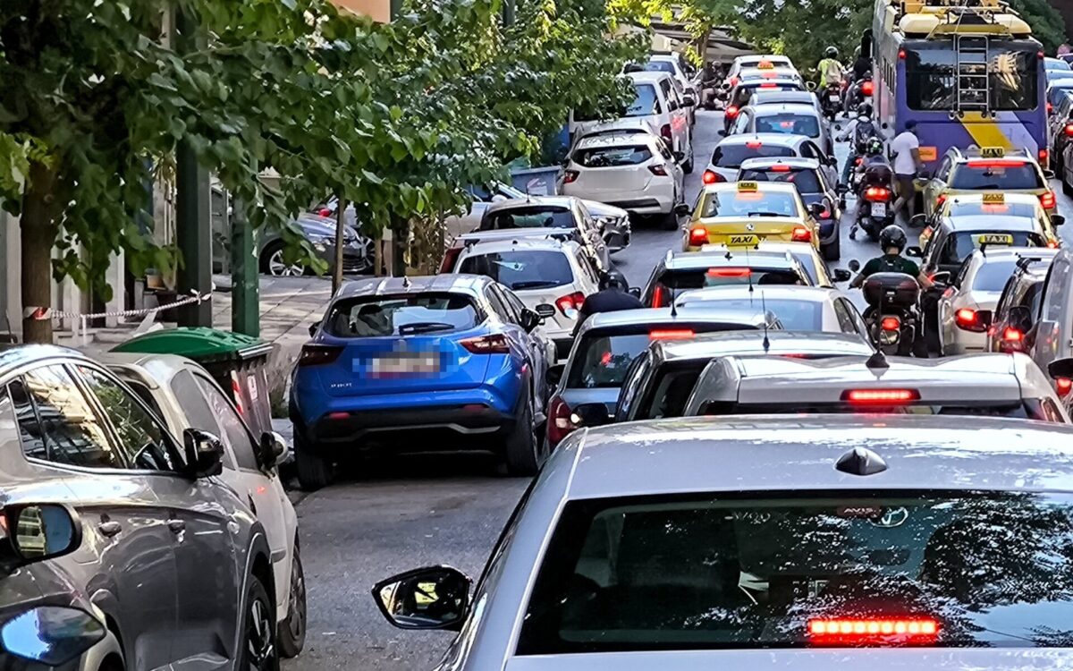 Parkout: Πώς θα βρίσκεις αλλά και θα δηλώνεις ελεύθερη θέση στάθμευσης στην Αθήνα