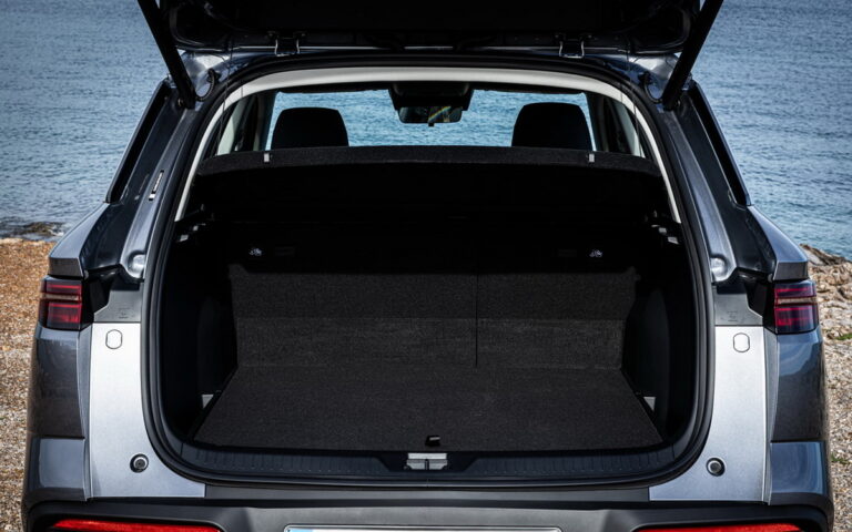 BYD-SEALION-5-DM-i-PHEV-Test-Drive-2026-OnlyAuto (10)