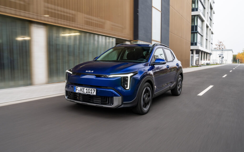 Το νέο Kia Stonic ΜΥ26 είναι ένα ολοκληρωμένο B-SUV με προσεγμένο κόστος χρήσης και κτήσης, και τιμή εκκίνησης λίγο πάνω από τα 19.000 €, που καλύπτεται με εργοστασιακή εγγύηση 7 ετών