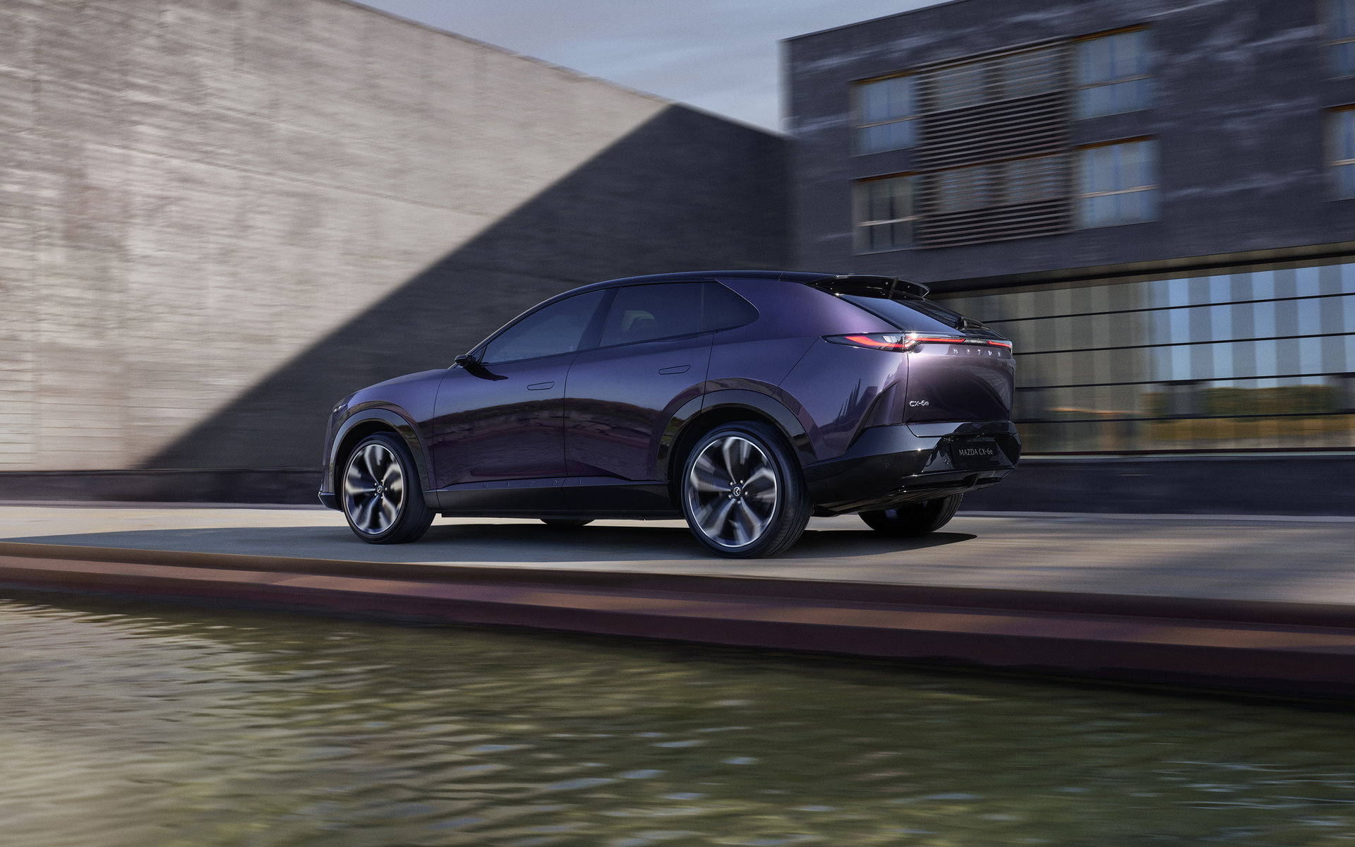Mazda-CX-6e-3