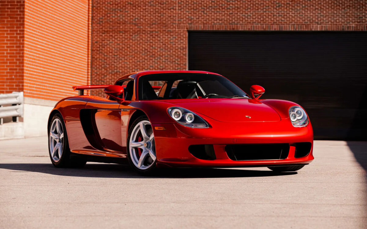 Όταν μια Porsche Carrera GT… ντύνεται στα κόκκινα της Ferrari