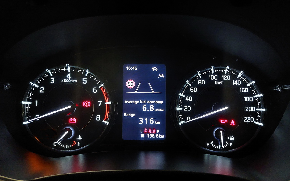 Suzuki-Vitara-1.4T-Hybrid-48V-2WD-MT-2026-Test-OnlyAuto (12)