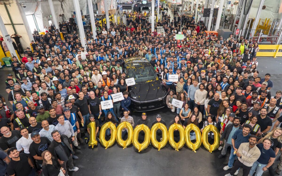 Tesla: Έφθασε σε παραγωγή τα 10 εκατ. ηλεκτρικά αυτοκίνητα! (video)