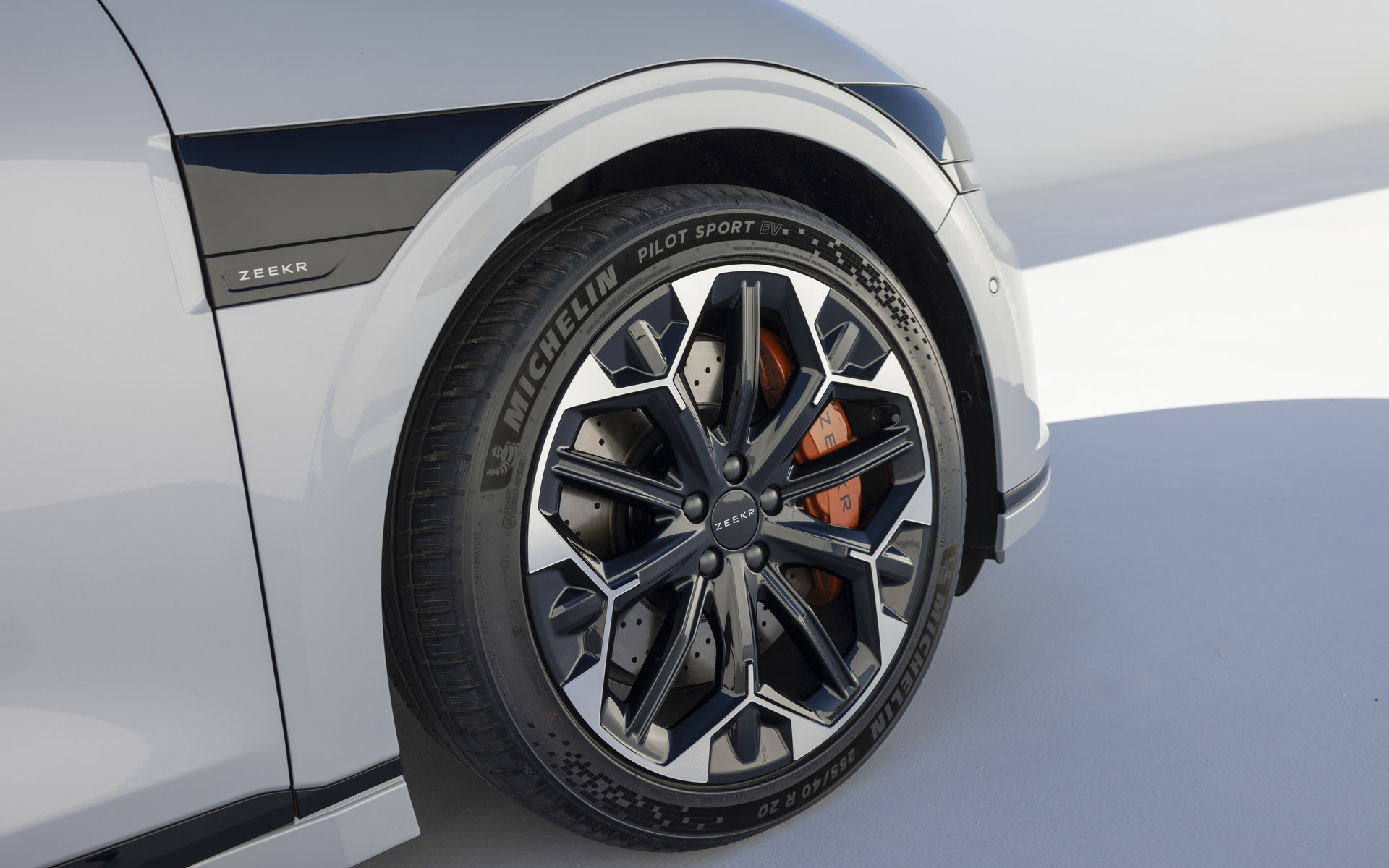 Zeekr-7GT-8
