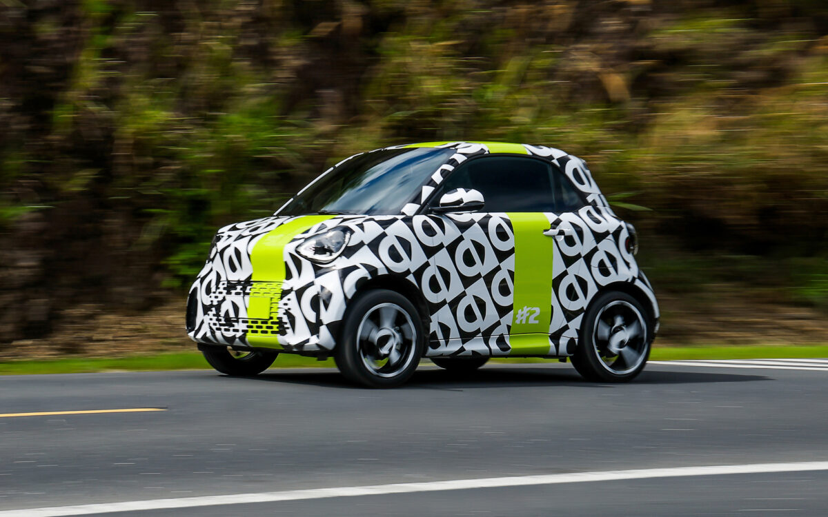 Στους δρόμους το νέο διθέσιο smart – Πού θα κάνει πρεμιέρα