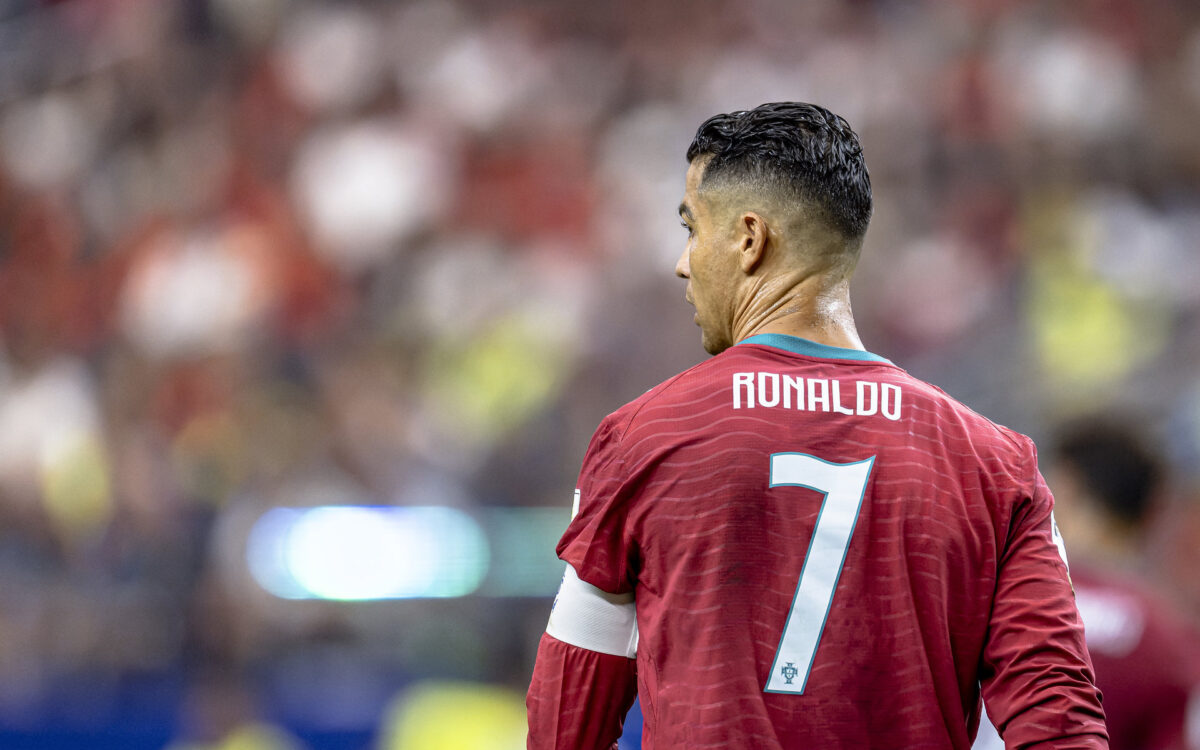 Ο Cristiano Ronaldo άνοιξε το χλιδάτο γκαράζ, επιδεικνύοντας τα πανάκριβα… παιχνίδια του