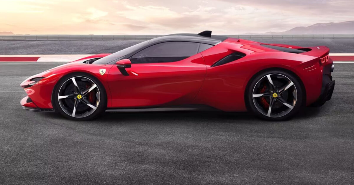 Superstar του NFL εξομολογείται την «εξάρτησή» του από τη Ferrari