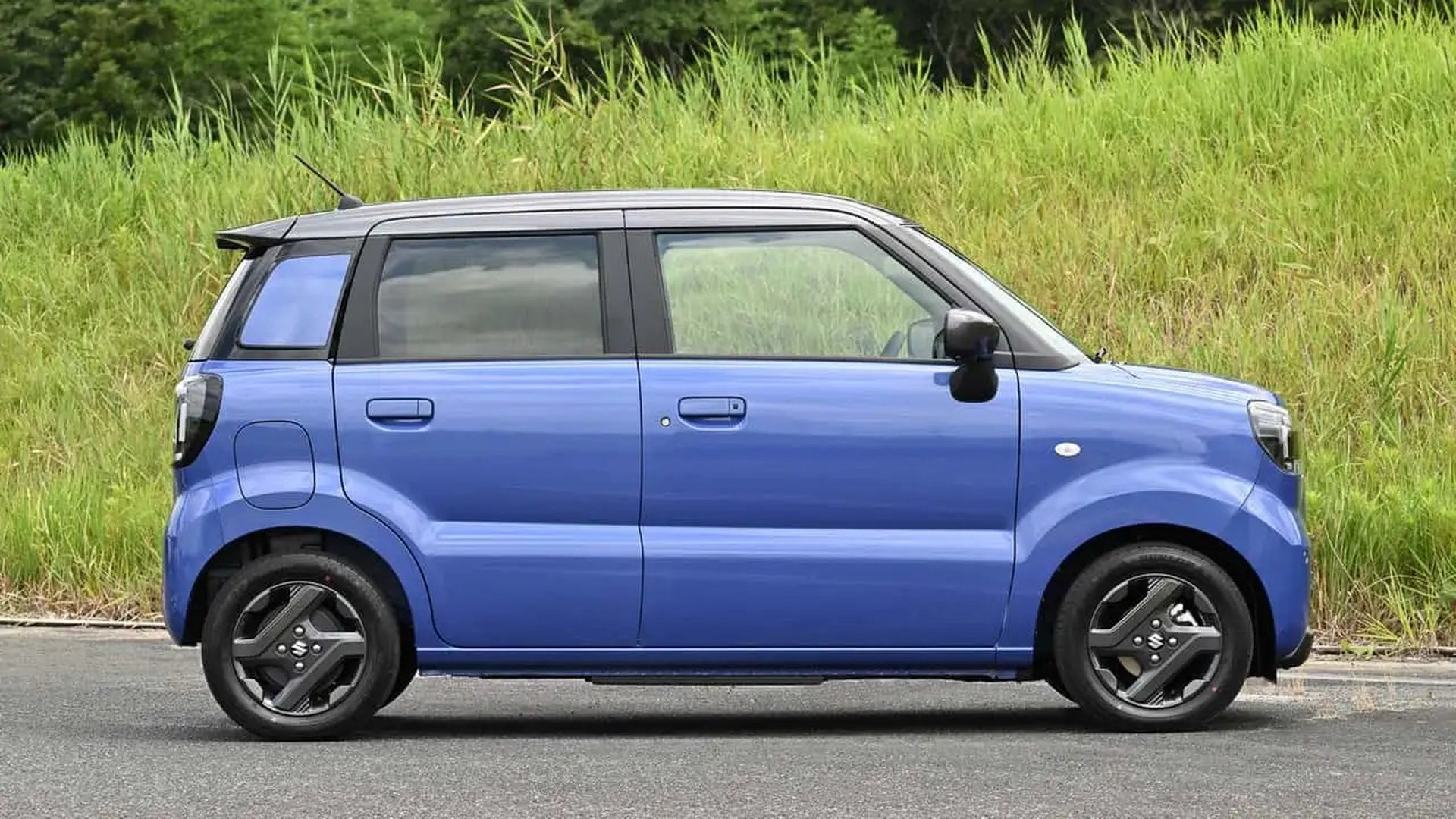 Suzuki-e-Sky-3