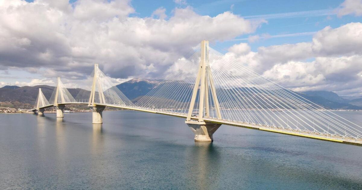 Γέφυρα Ρίου – Αντιρρίου: 22 έτη λειτουργίας, πόσα χρόνια χρειάστηκαν για την κατασκευή της (video)