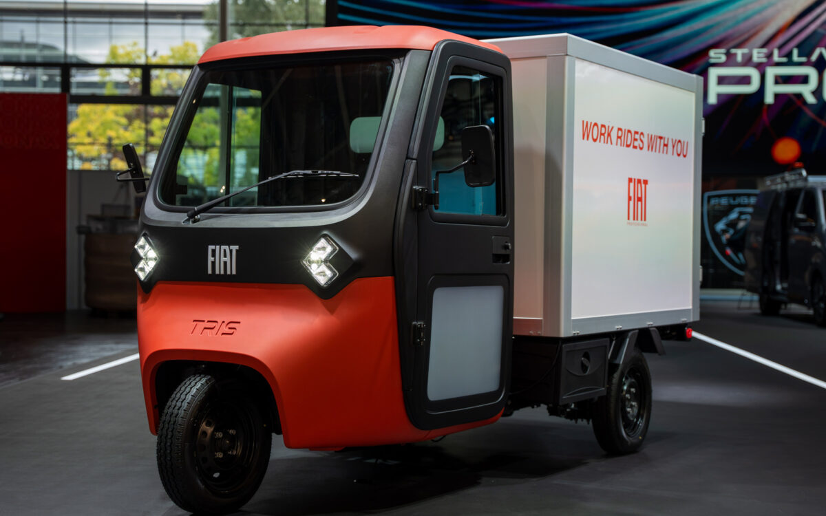 TRIS, το πρώτο ηλεκτρικό τρίκυκλο της FIAT: Με τιμόνι μοτοσικλέτας και ωφέλιμο φορτίο 430 κιλά (video)