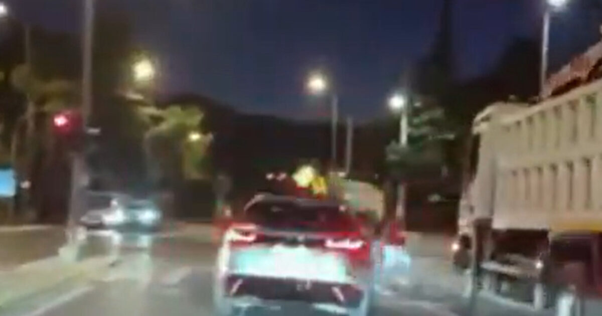 Συνελήφθη ο οδηγός που πέρασε με κόκκινο και παραλίγο να παρασύρει πεζό (video)