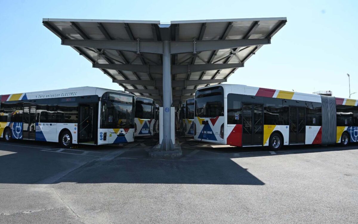 Άρχισαν δρομολόγια στη Θεσσαλονίκη τα 50 νέα ηλεκτρικά λεωφορεία (video)