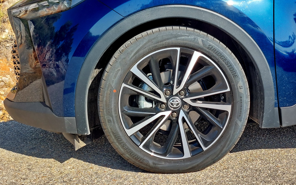 Toyota-C-HR-1.8HEV-Hybrid-140-OnlyAuto-Test-Drive-Review-2026 (14)