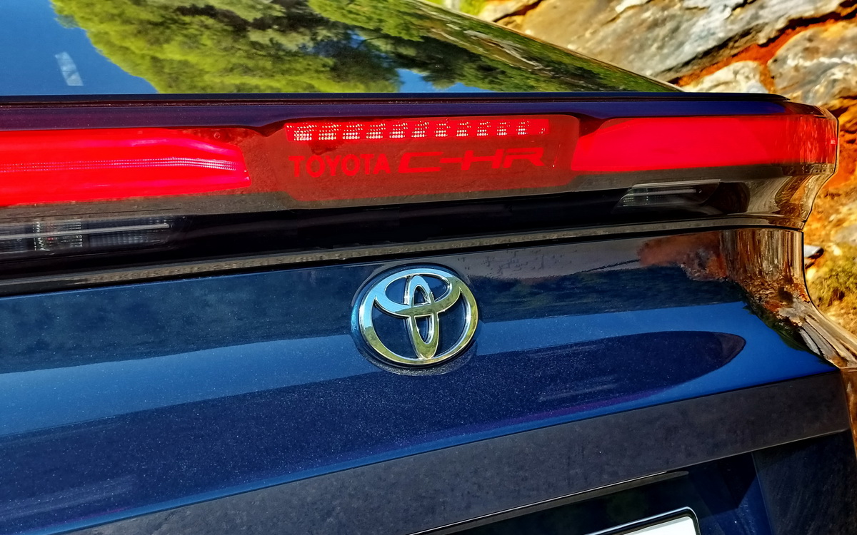 Toyota-C-HR-1.8HEV-Hybrid-140-OnlyAuto-Test-Drive-Review-2026 (15)