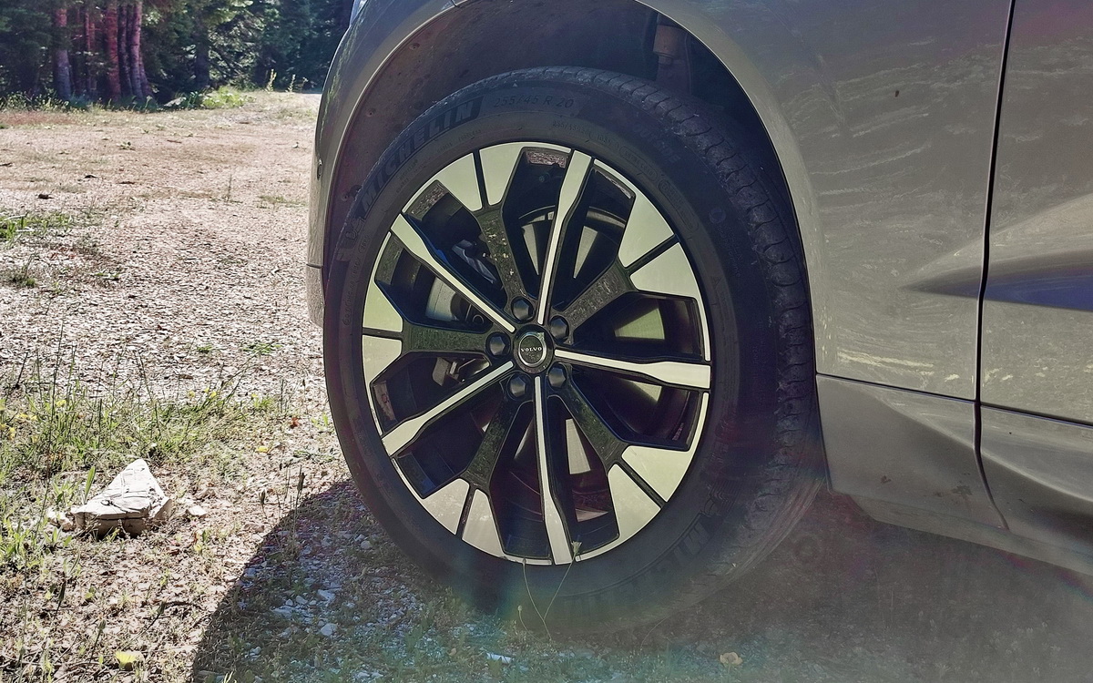 Volvo-XC60-2.0T-PHEV-T6-2026-OnlyAuto-Test-Drive (14)