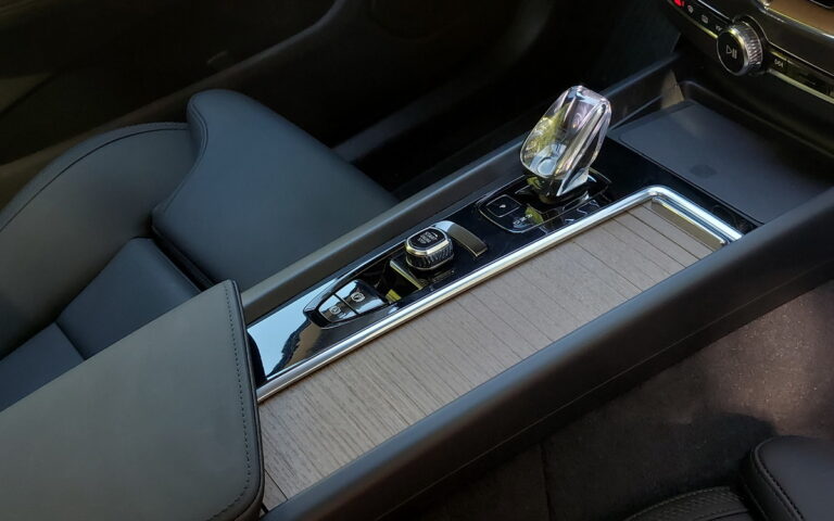Volvo-XC60-2.0T-PHEV-T6-2026-OnlyAuto-Test-Drive (45)