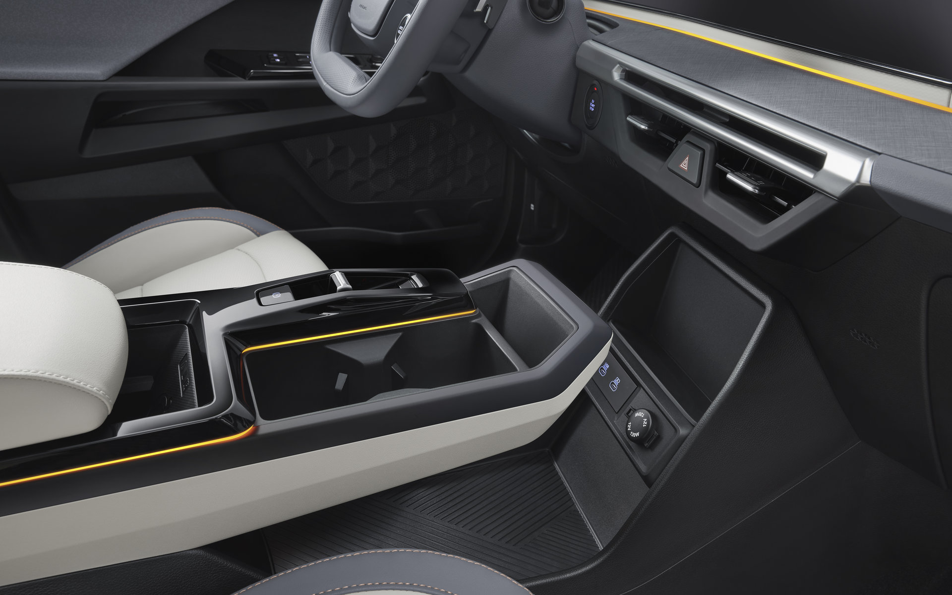 33P_Floating Centre Console