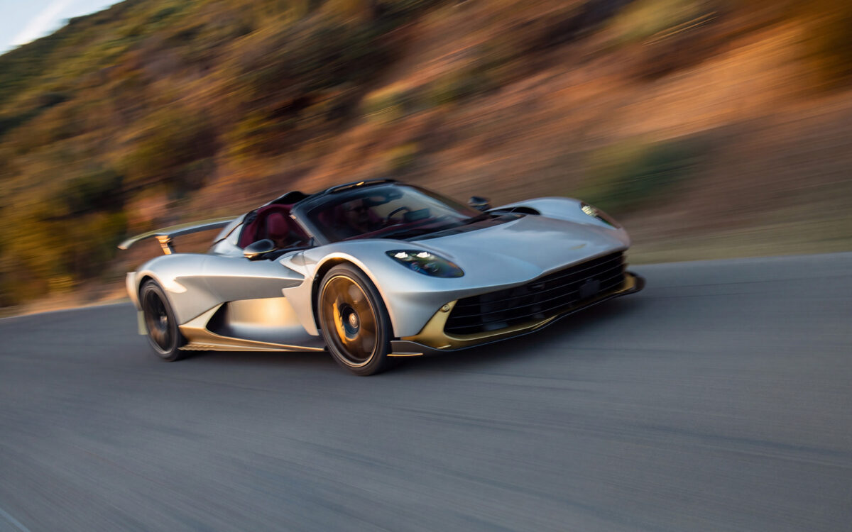 Aston να… τρέξει: Η νέα Valhalla Spider είναι το ταχύτερο convertible ever! (video)