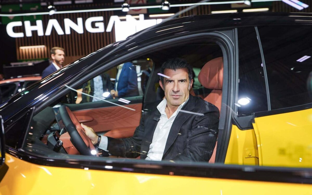 Changan και Luis Figo: Στο Παρίσι έγινε ο «γάμος» τους (video)