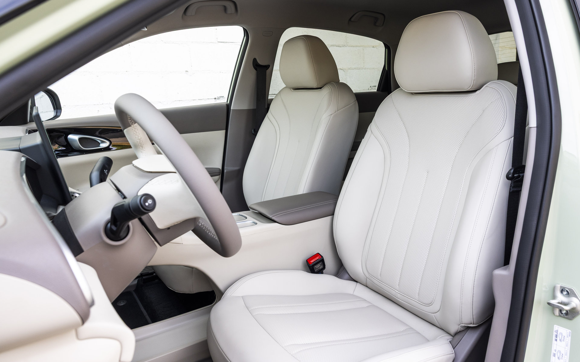 Geely-E2-10