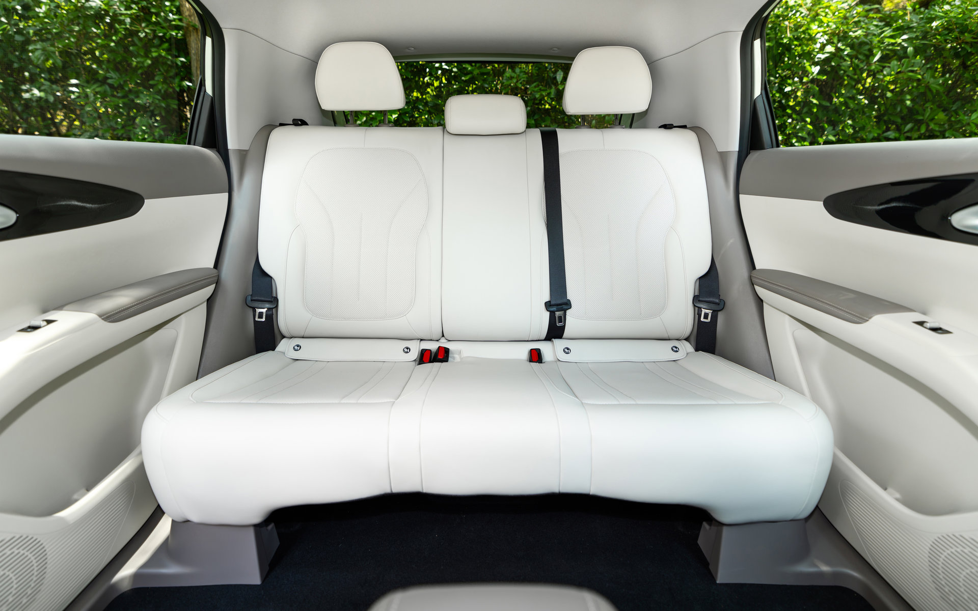Geely-E2-11
