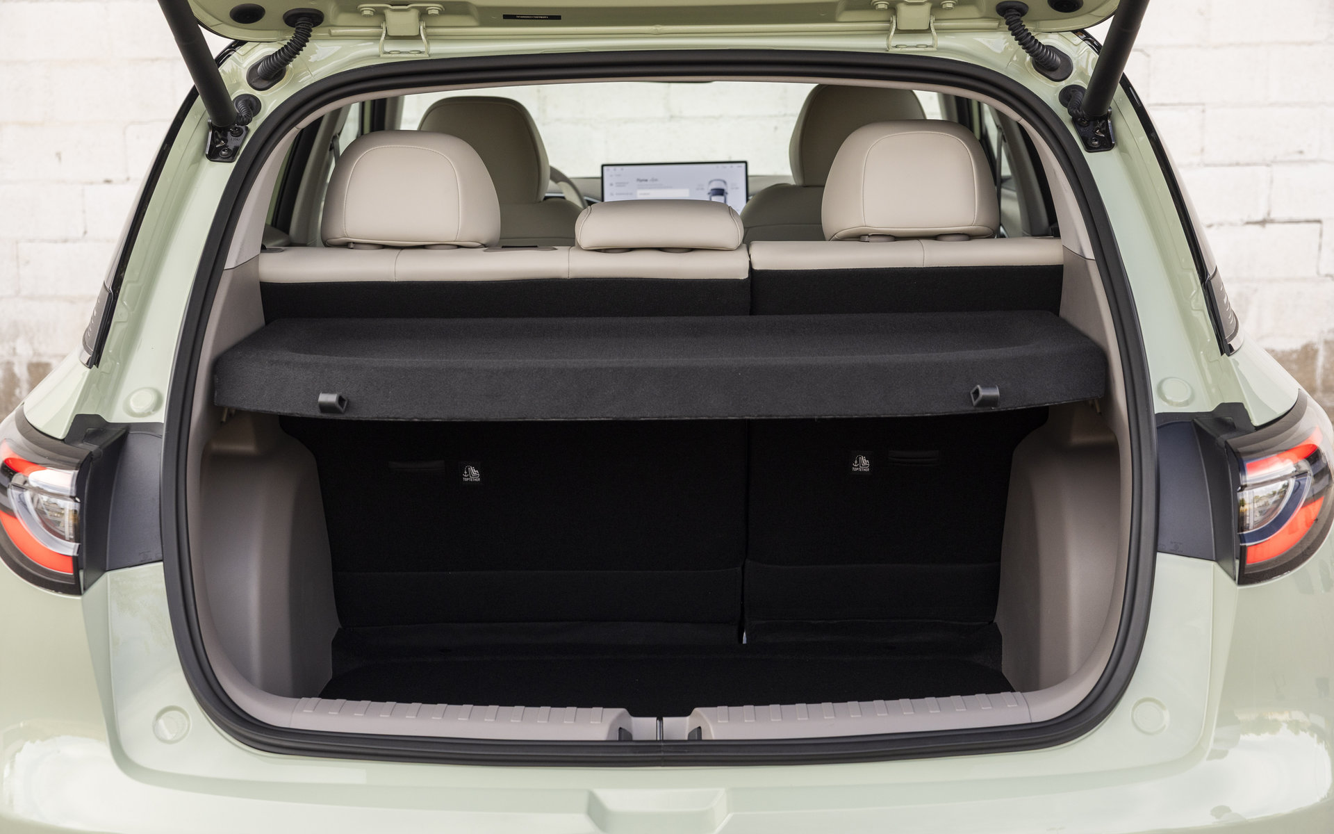 Geely-E2-12