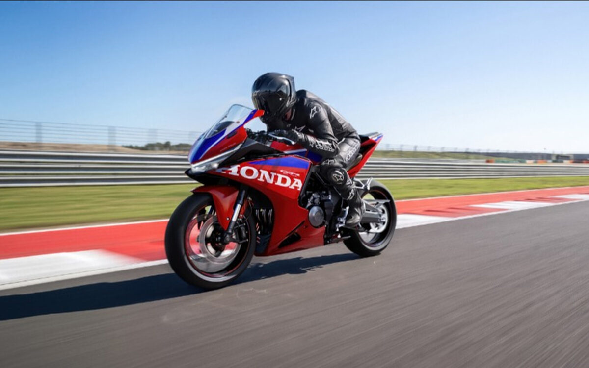 Honda CBR500R FOUR: Νέα sport μοτοσυκλέτα με τετρακύλινδρο κινητήρα και E-Clutch