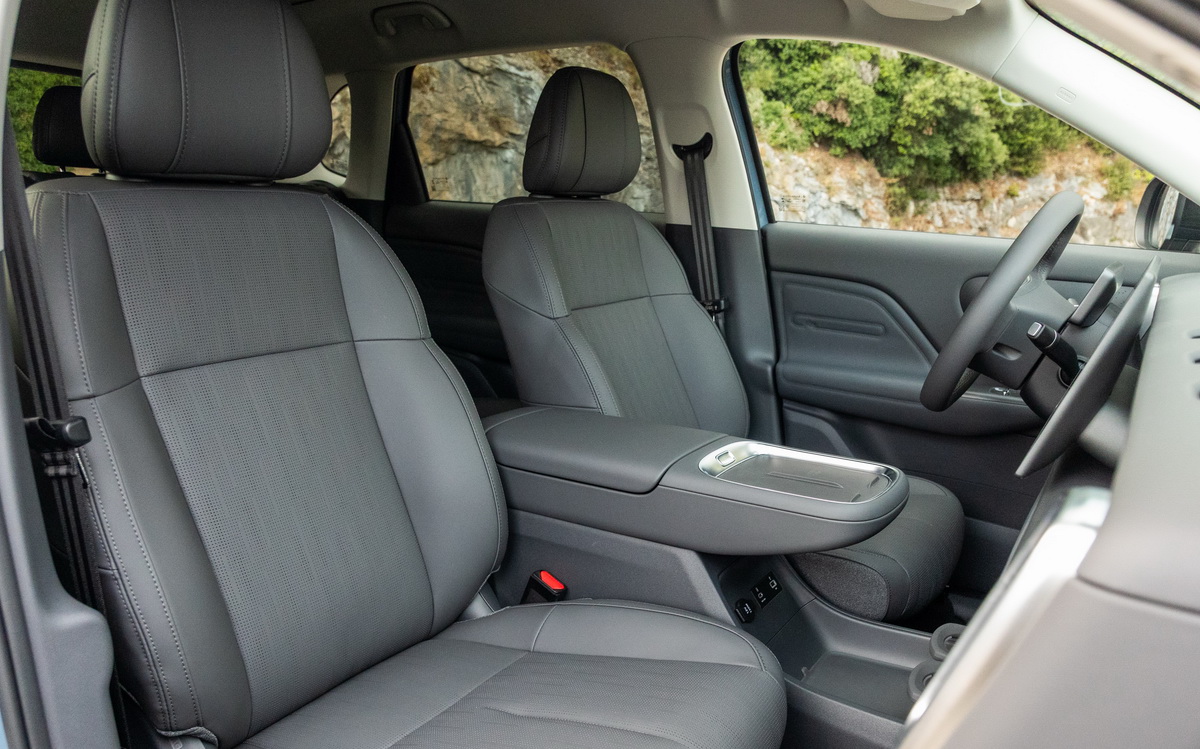 Leapmotor-B10-EV-interior-2026 (5)