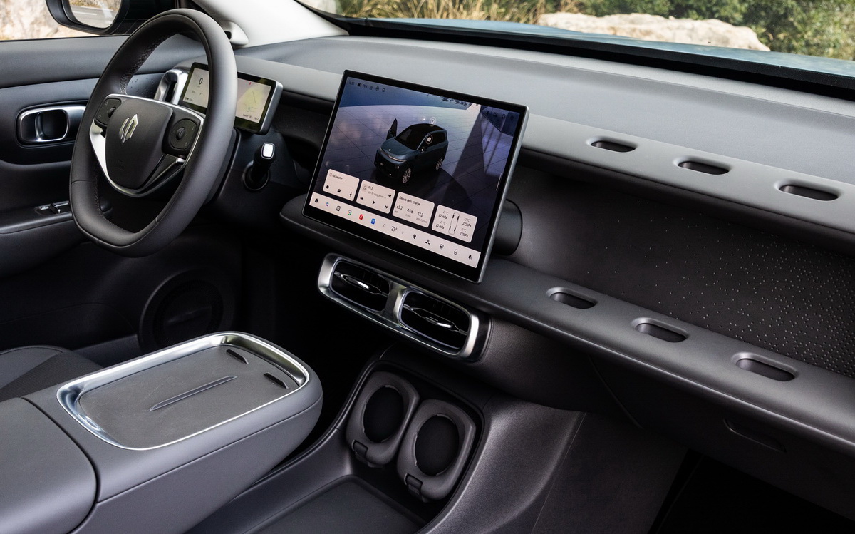 Leapmotor-B10-EV-interior-2026 (9)