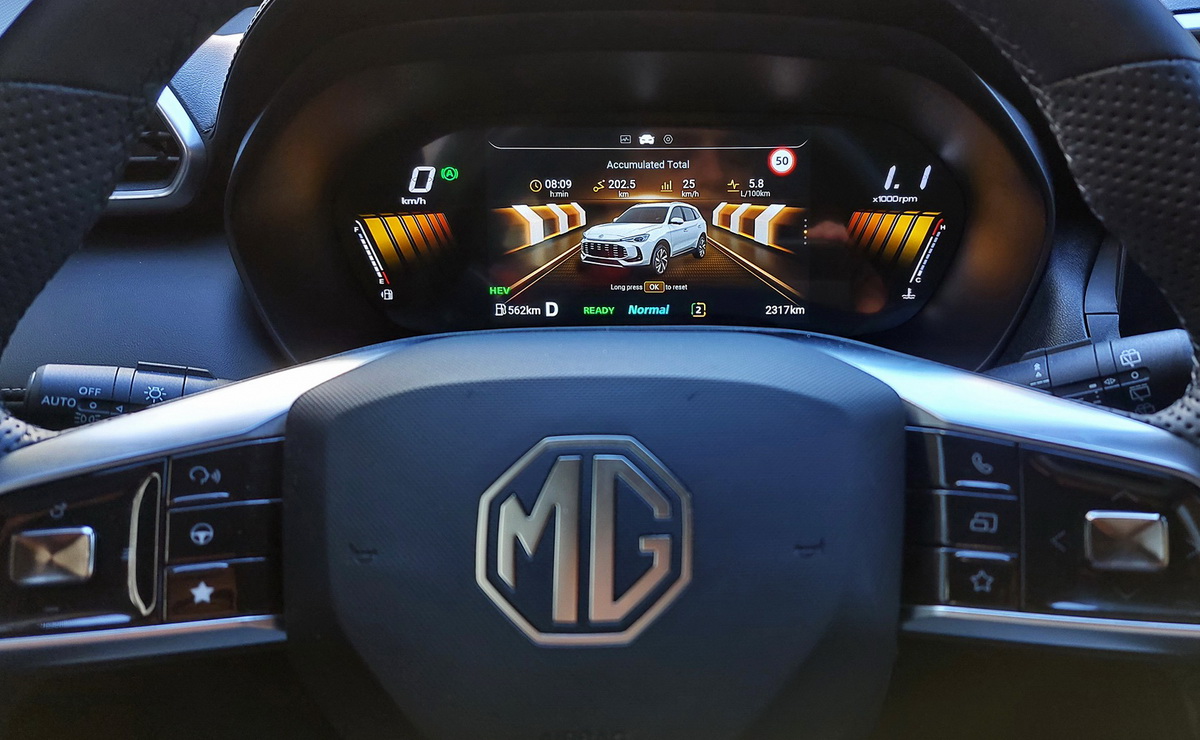 MG-ZS-MAX-HYBRID+2025-GREY (5)