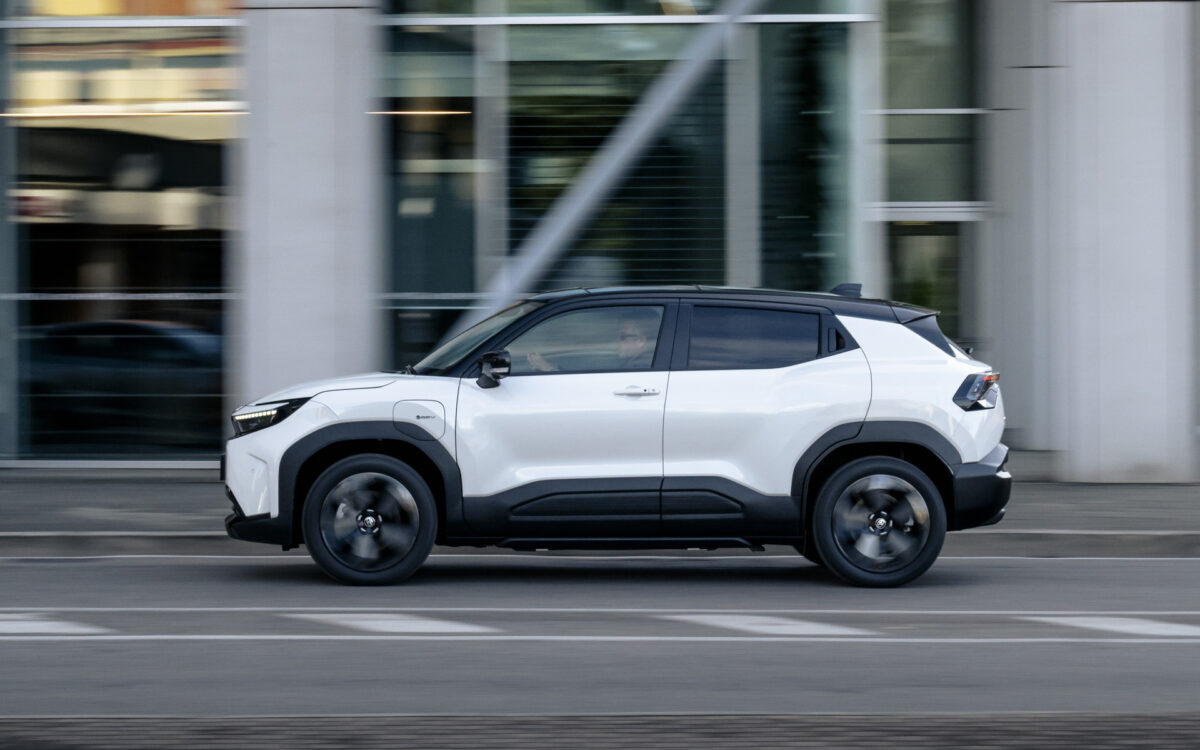 To ηλεκτρικό Toyota που μετρά φέτος 14.000 πωλήσεις στην Ευρώπη αλλά δεν θα έρθει στην Ελλάδα