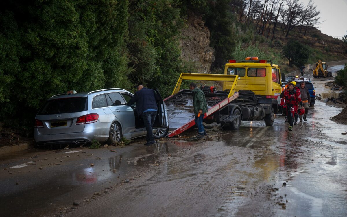 Για ποιο λόγο δεν αποζημιώνει το κράτος τις ζημιές στα αυτοκίνητα από πλημμύρες